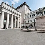 A 2 Passi Da De Ferrari Genua